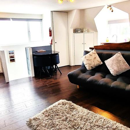 Beautiful Detached 1 Bedroom Apartment Eltham Exterior photo